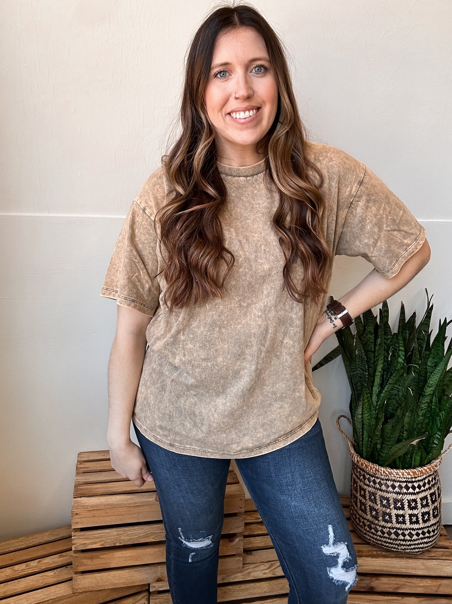 OVERSIZED ACID WASHED SHORT SLEEVE TOP - MOCHA